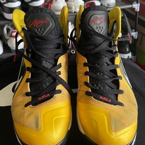 Lebron 9 taxi Size 13